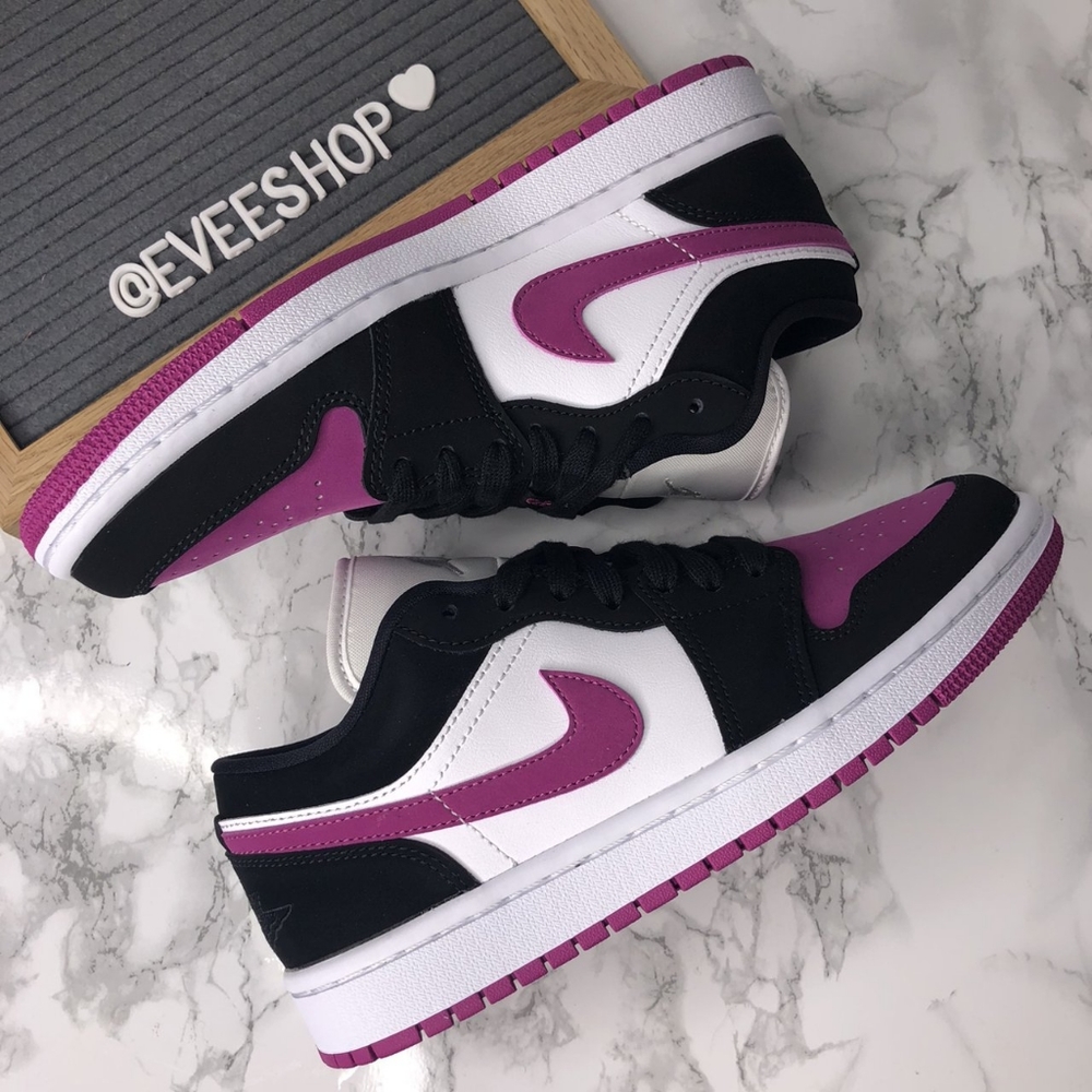 Jordan 1 Retro Low - Picture 3 of 4